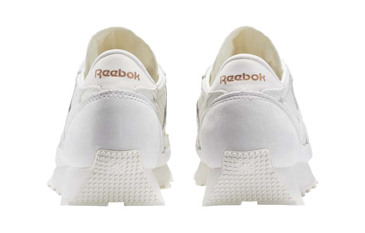 Purchase (W) Reebok Aztec 'Lari Nyaman Putih' BS6586