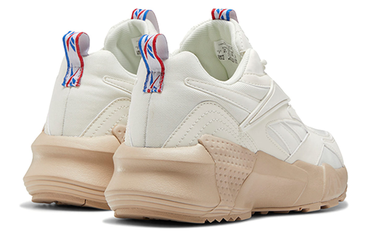 Shop (W) Reebok Aztrek Double Mix Beige/Blanc EH2326