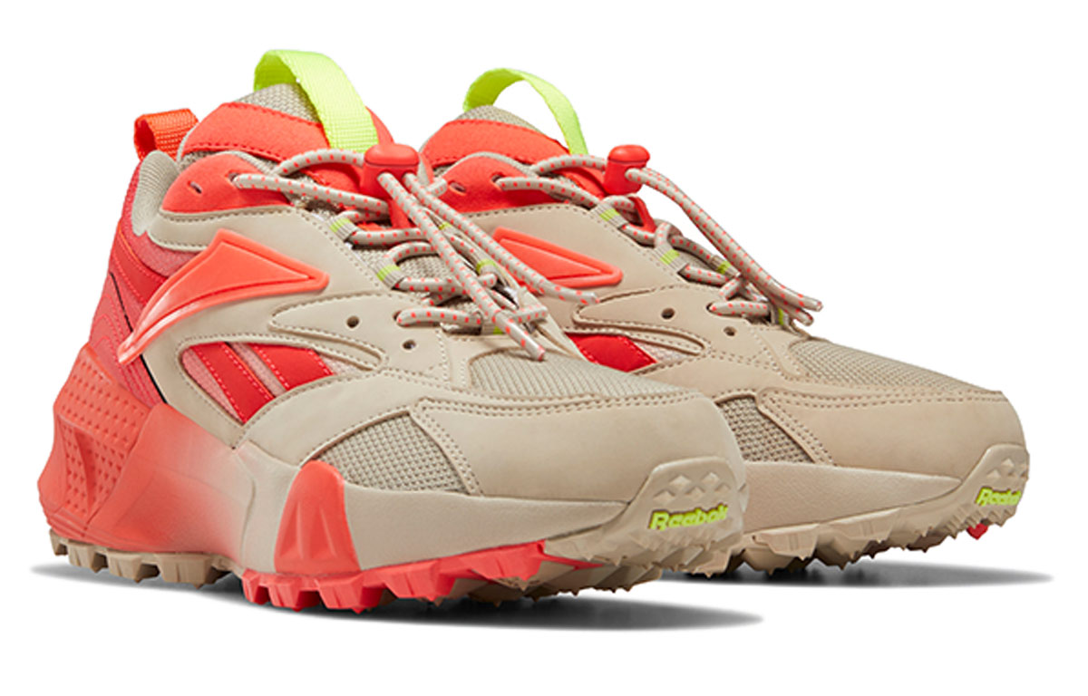 Lookbook (W) Reebok Aztrek Double Mix Trail ''Rot'' EF9140