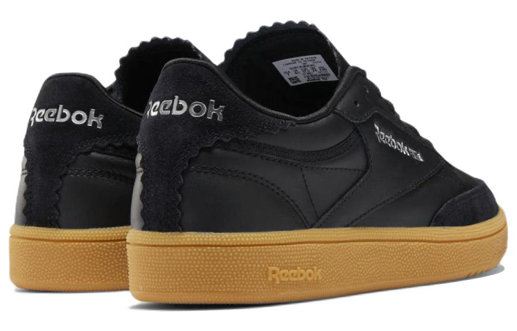 Shop (W) リーボック クラシック 「万能ブラック」 (Riibōku Kurashikku "Bannō Burakku") DV7149