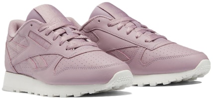 (W) Reebok Classic Leather 'Infused Lilac' Lilac Terinspirasi. GW3800 Lookbook (W) Reebok Classic Leather 'Infused Lilac' Lilac Terinspirasi. GW3800