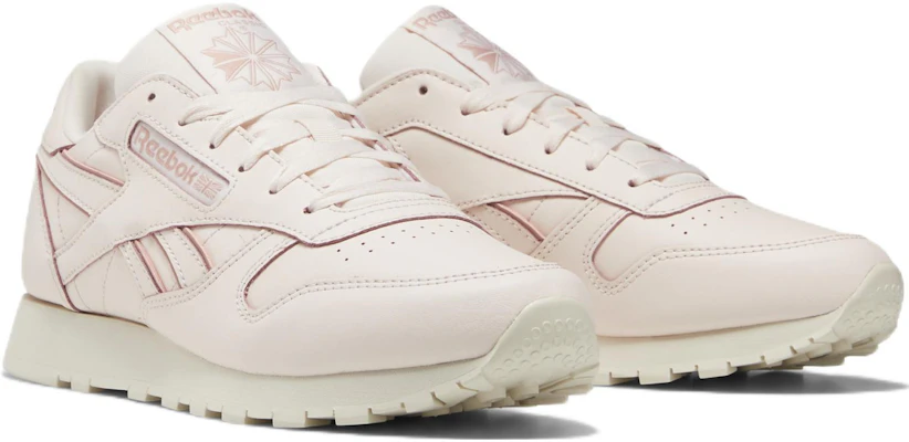 (W) Reebok Classic Leather ''Lichtroze'' DV8432 Lookbook (W) Reebok Classic Leather ''Lichtroze'' DV8432