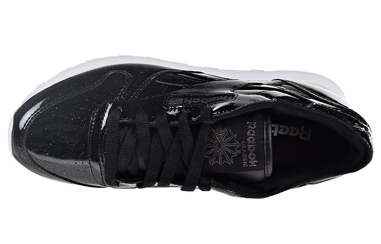 Shop Reebok 經典皮革 PP 珍珠漆皮 減震防滑 低幫休閒運動鞋 女款 黑色