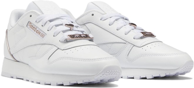 (W) Reebok Classic Leather 'Putih Kuarsa Metalik' GZ1660 Lookbook (W) Reebok Classic Leather 'Putih Kuarsa Metalik' GZ1660