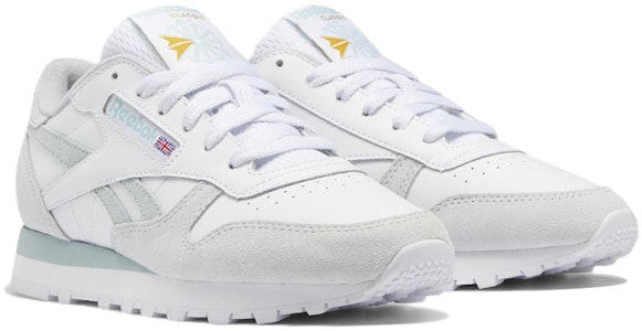(W) Reebok Classic Leather 'Blanco Gris Seaside' GW3801 Lookbook (W) Reebok Classic Leather 'Blanco Gris Seaside' GW3801