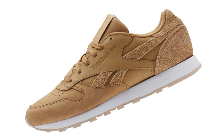 Shop (W) リーボック クラシックレザー ロー ライトブラウン CN2962