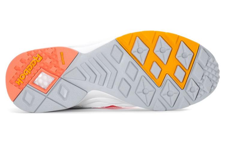 Shop (W) リーボック クラシック レザー (白・快適) DV9581