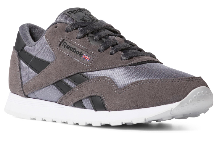 Lookbook (W) Reebok Classic Nylon 'Gris Marrón' DV6577