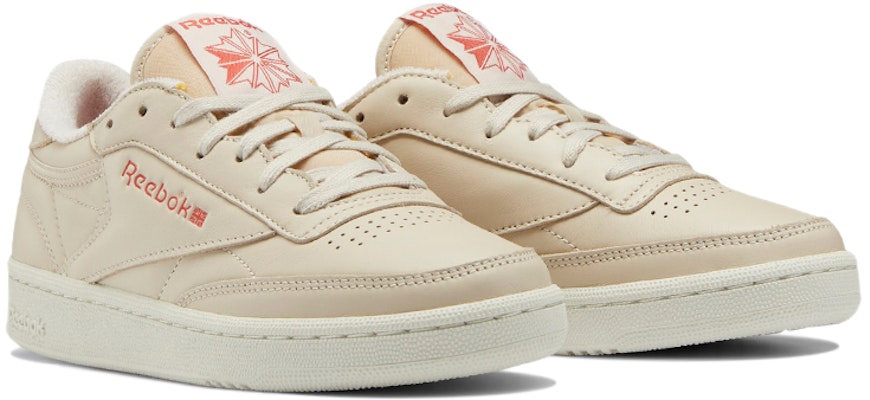 (W) 리복 클럽 C 85 브라운 GX2766 Lookbook (W) 리복 클럽 C 85 브라운 GX2766