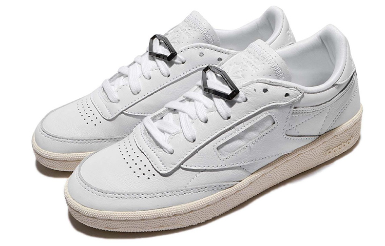 Lookbook (W) 리복 클럽 C 85 시멘트 그레이 (57 characters) BS9595