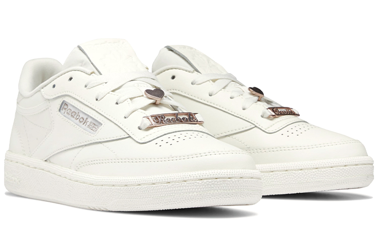 Lookbook (W) Reebok Club C 85 'Putih Nyaman Kasual' H05858