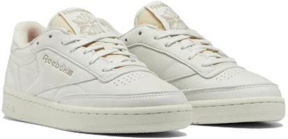 Lookbook Reebok Club C 85 低筒休閒板鞋 女款 米灰