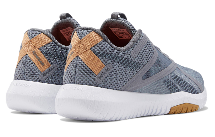 Shop Reebok Flexagon Force 2 舒適透氣綜合訓練鞋 女款 灰