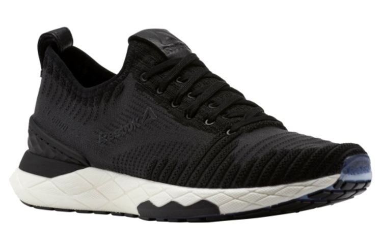 Lookbook (W) Reebok FLOATRIDE 6000 ''Zwart Wit'' CN1762