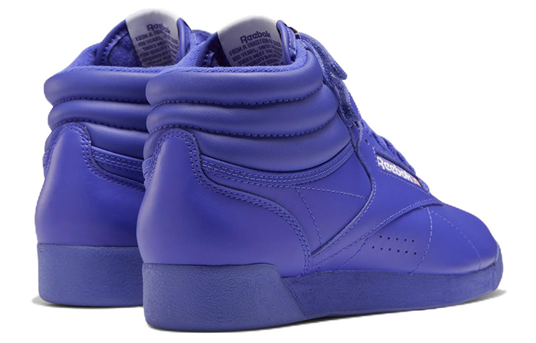 Shop Reebok Freestyle Hi 皮革 防滑耐磨 低筒 板鞋 女款 紫色