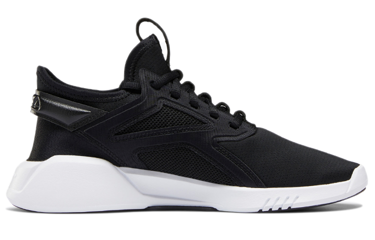 Order (W) リーボック フリースタイル モーション ロー (黒/白) DV5184