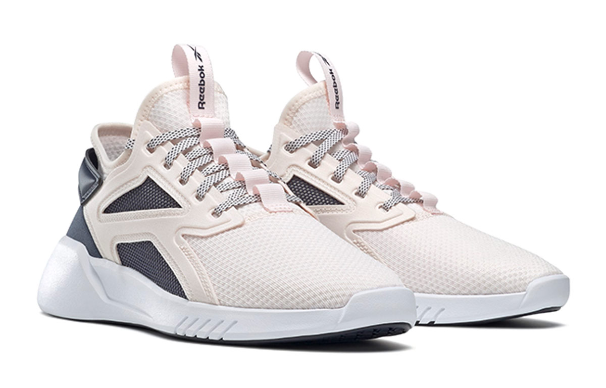 Lookbook (W) 锐步Freestyle Motion Lo“粉灰” FV6238