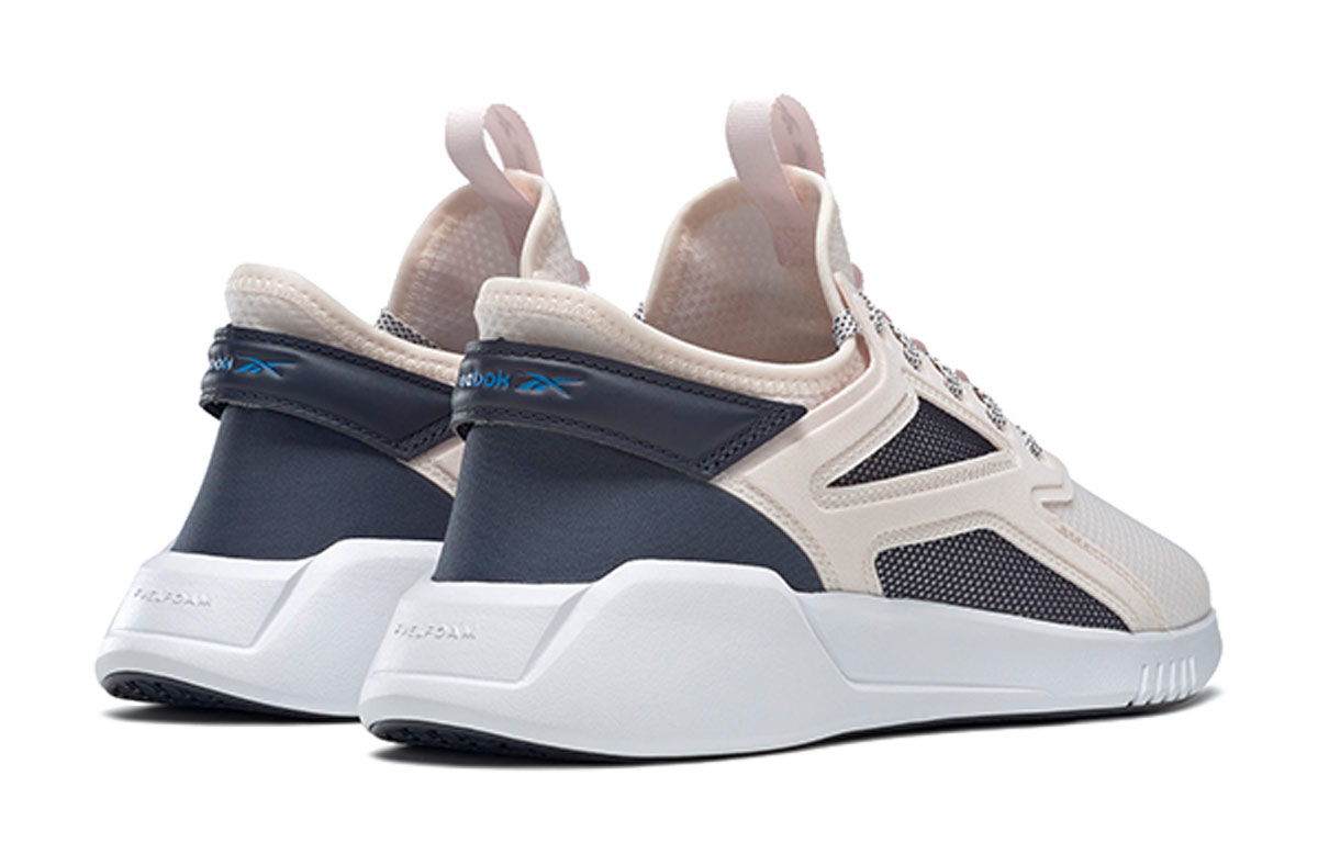 Shop (W) 锐步Freestyle Motion Lo“粉灰” FV6238