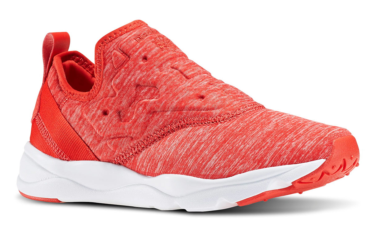 Lookbook (W) Reebok Furylite Slip On ''Jersey Rot Weiß'' AR3049