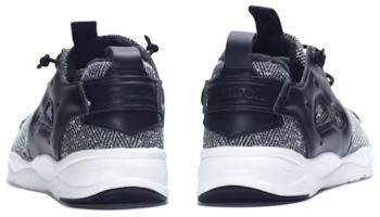 Shop Reebok Furylite Winter 舒適輕便運動休閒鞋 女款 黑灰