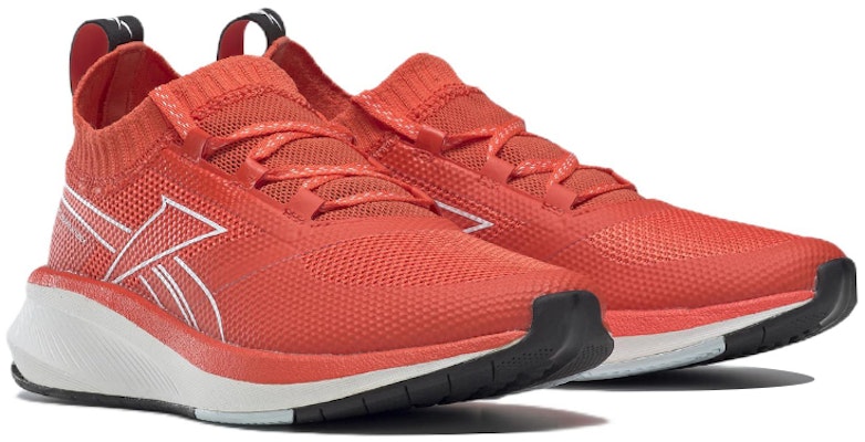 (W) Reebok Fusium Run 2.0 'Merah Koral' EH2445 Lookbook (W) Reebok Fusium Run 2.0 'Merah Koral' EH2445