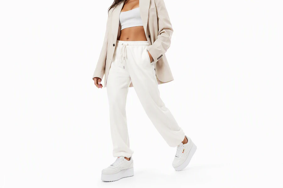 Gigi Hadid x Reebok 經典皮革三層厚底休閒板鞋 女款 白 Order Gigi Hadid x Reebok 經典皮革三層厚底休閒板鞋 女款 白
