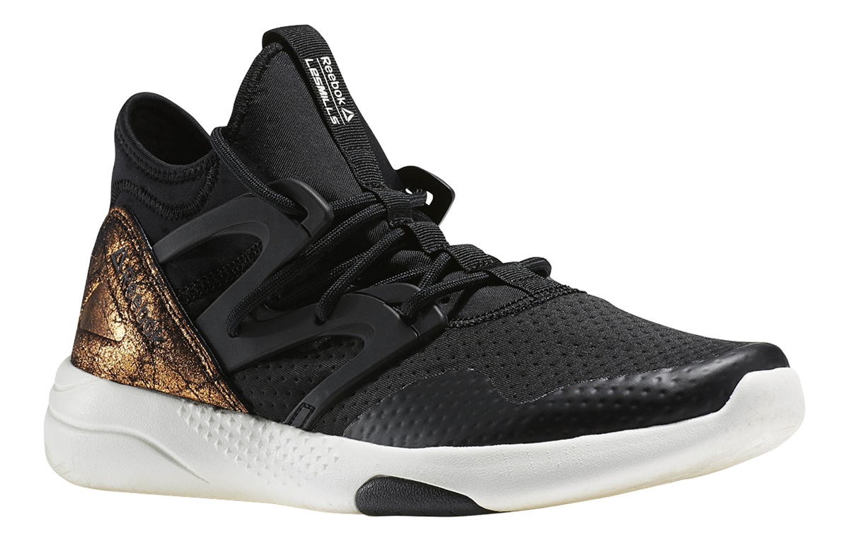 Lookbook (W) Reebok Hayasu ''Noir Or'' AR2393