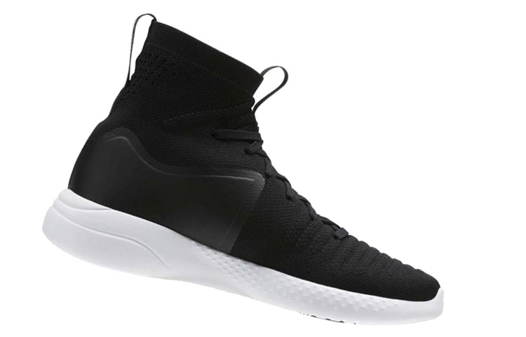 Shop (W) Reebok Hayasu ''Schwarz Slip-On'' BS5908