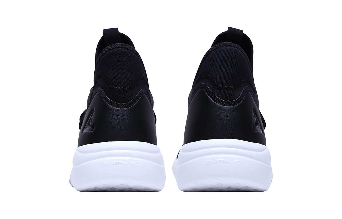 Shop (W) Reebok Hayasu Zwart/Wit DV8379