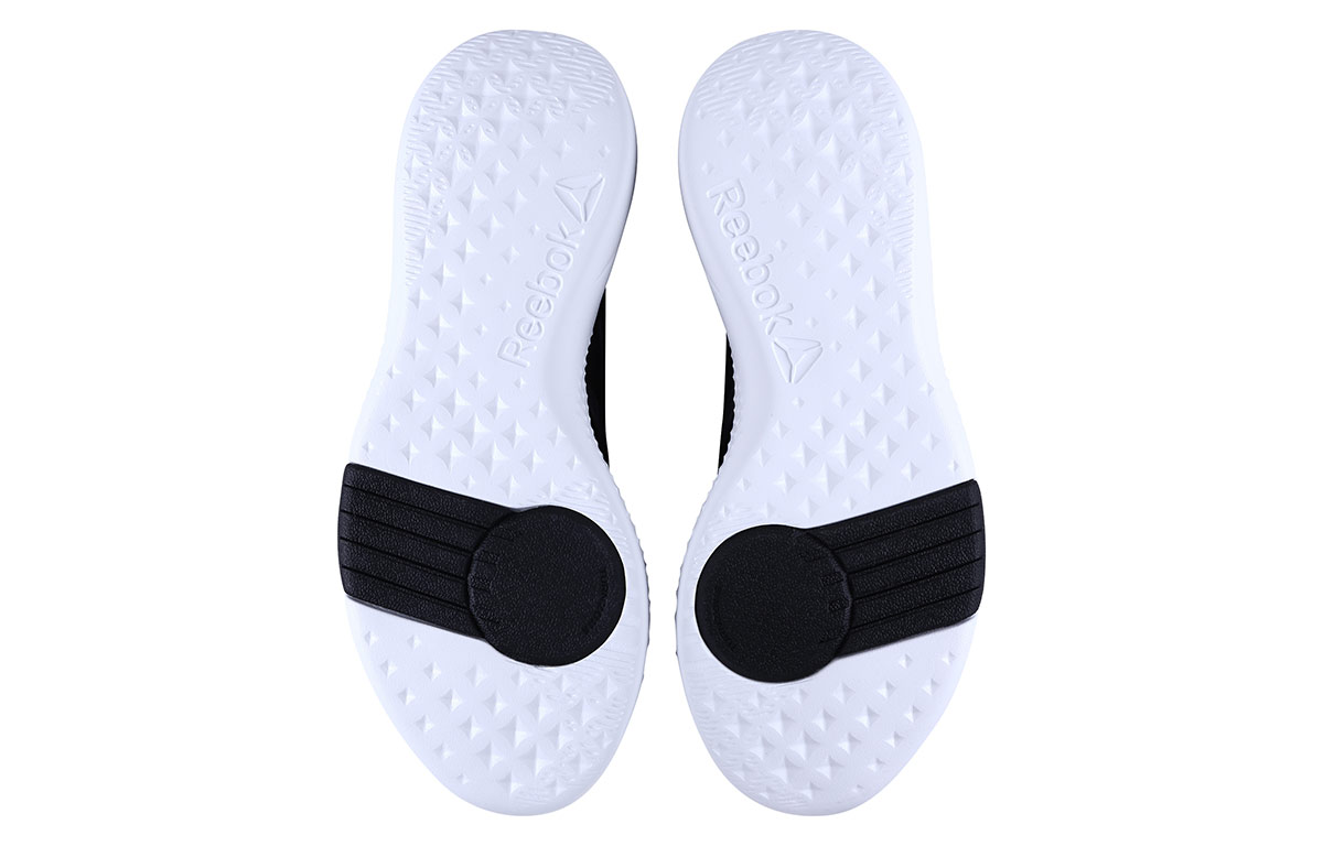 Details for (W) Reebok Hayasu Zwart/Wit DV8379