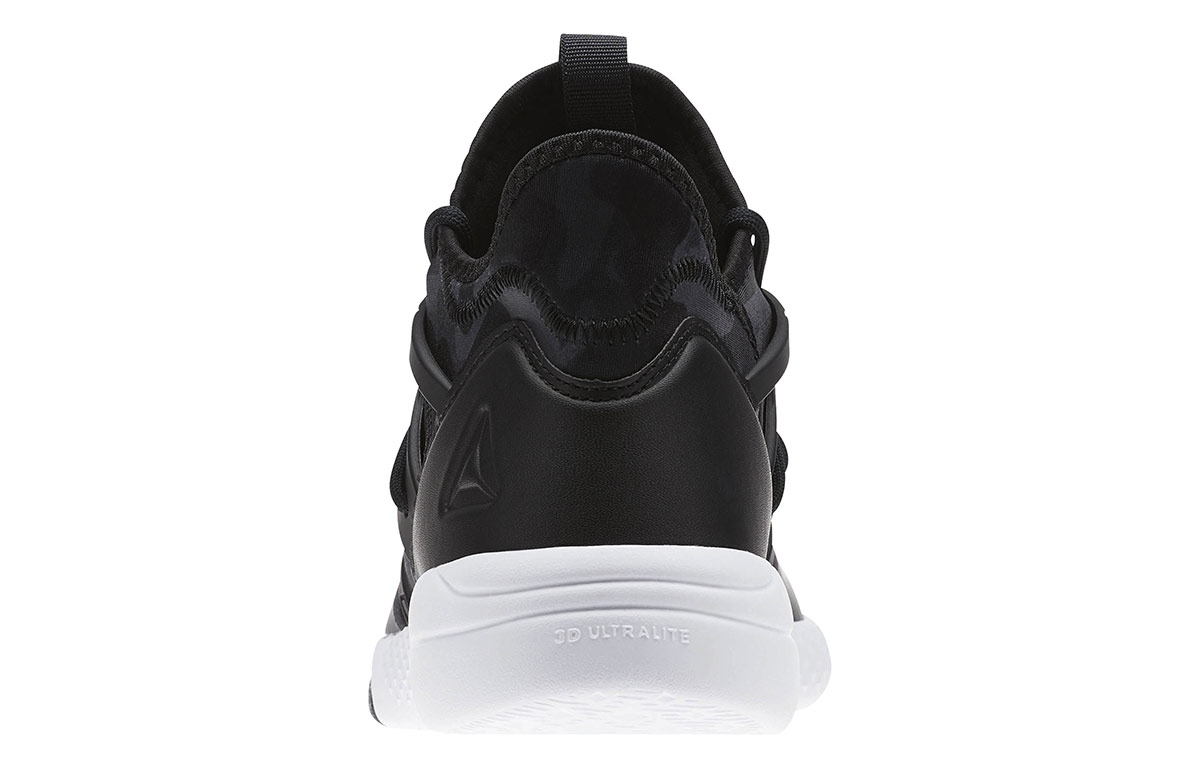 Shop (W) Reebok Hayasu Ltd Hitam BS8273
