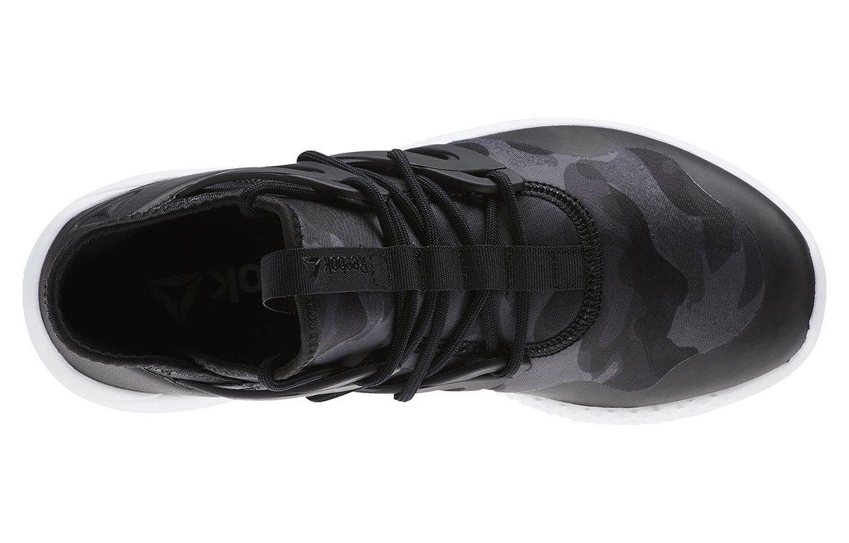 Purchase (W) Reebok Hayasu Ltd Hitam BS8273