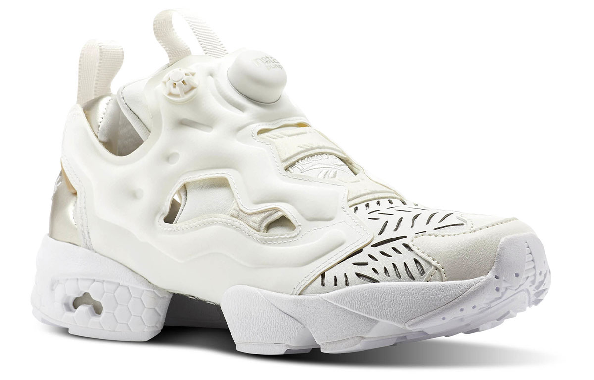 Lookbook (W) Reebok Instapump Fury Cutouts Baskets Running Blanches CM9817