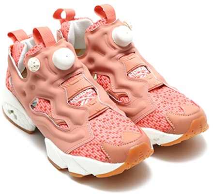 Reebok Instapump Fury Off 粉紅色 Shop Reebok Instapump Fury Off 粉紅色
