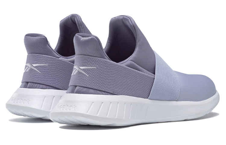 Shop Reebok Lite 一脚蹬舒适轻便跑鞋 女款 淡紫色