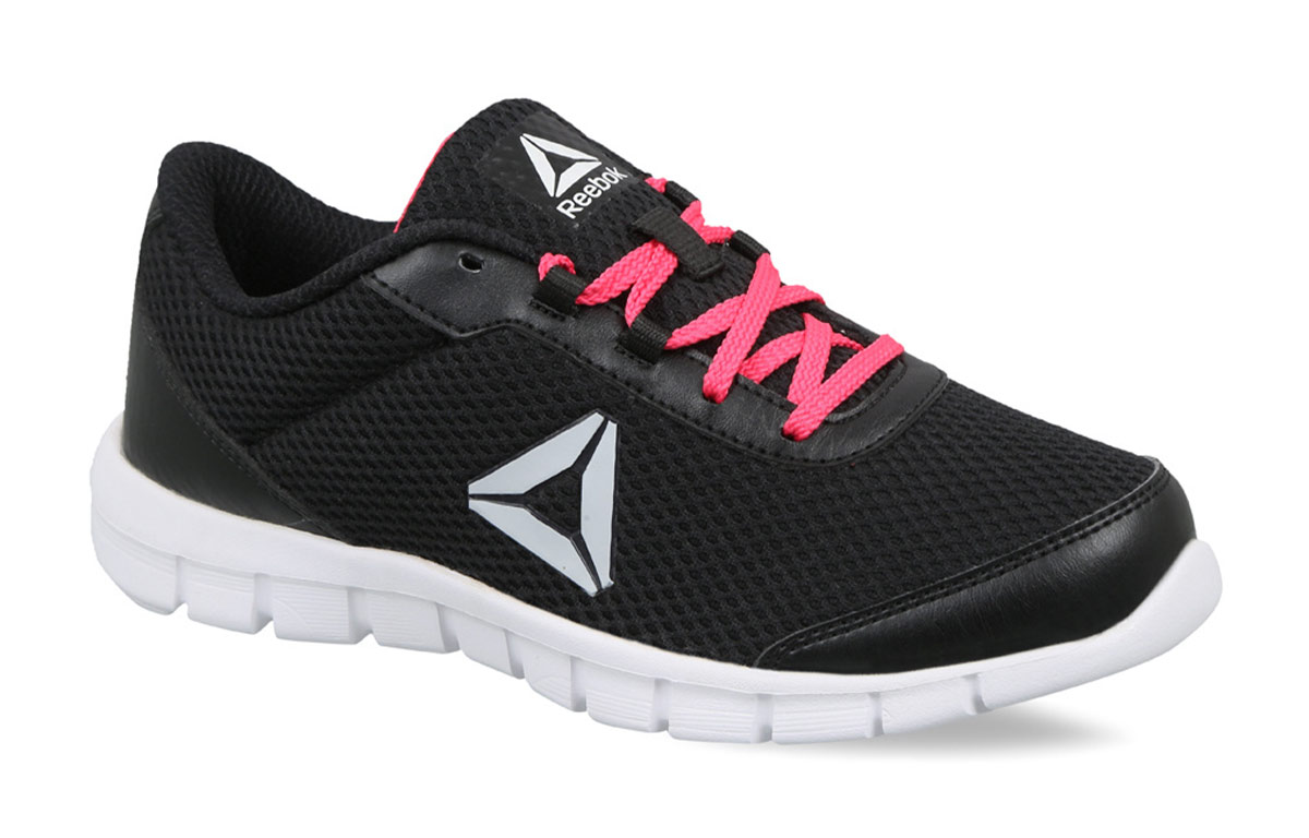 Lookbook (W) 리복 럭스 러너 LP 블랙 (Reebok Reokseu Reoneo LP Beullaek) EG0465