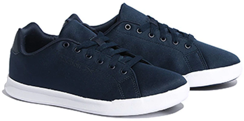 (W) Reebok Lux Walk 'Biru Putih Hitam' G55451 Lookbook (W) Reebok Lux Walk 'Biru Putih Hitam' G55451