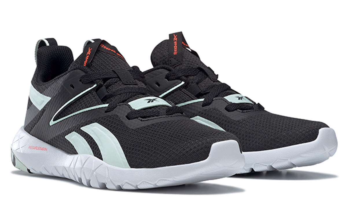 Lookbook (W) Reebok Mega Flexagon ''Noir Blanc Bleu'' FX1896
