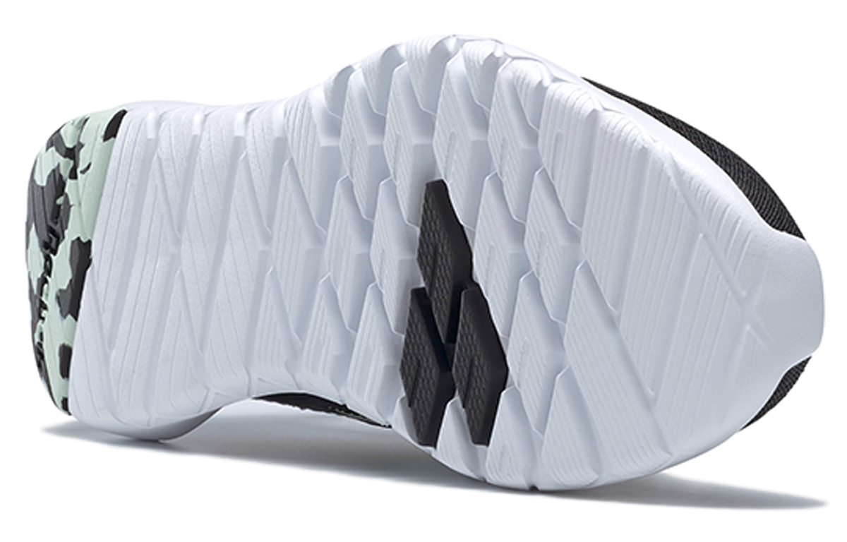 Details for (W) Reebok Mega Flexagon ''Noir Blanc Bleu'' FX1896