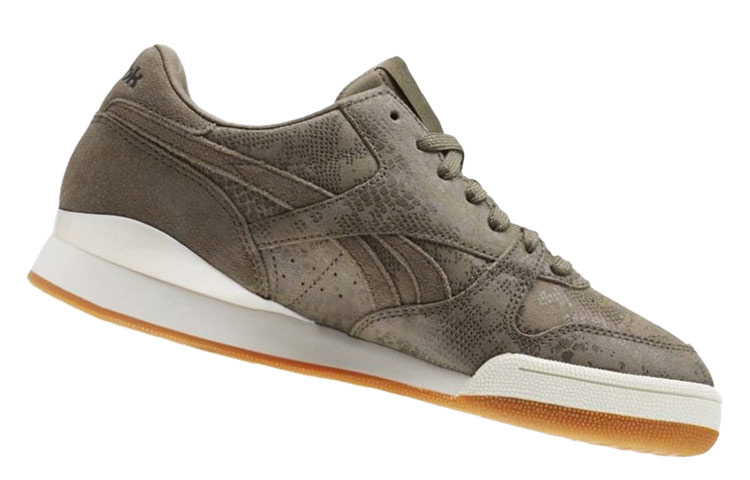 Shop (W) Reebok Phase 1 Pro ''Vert Militaire'' CN3696