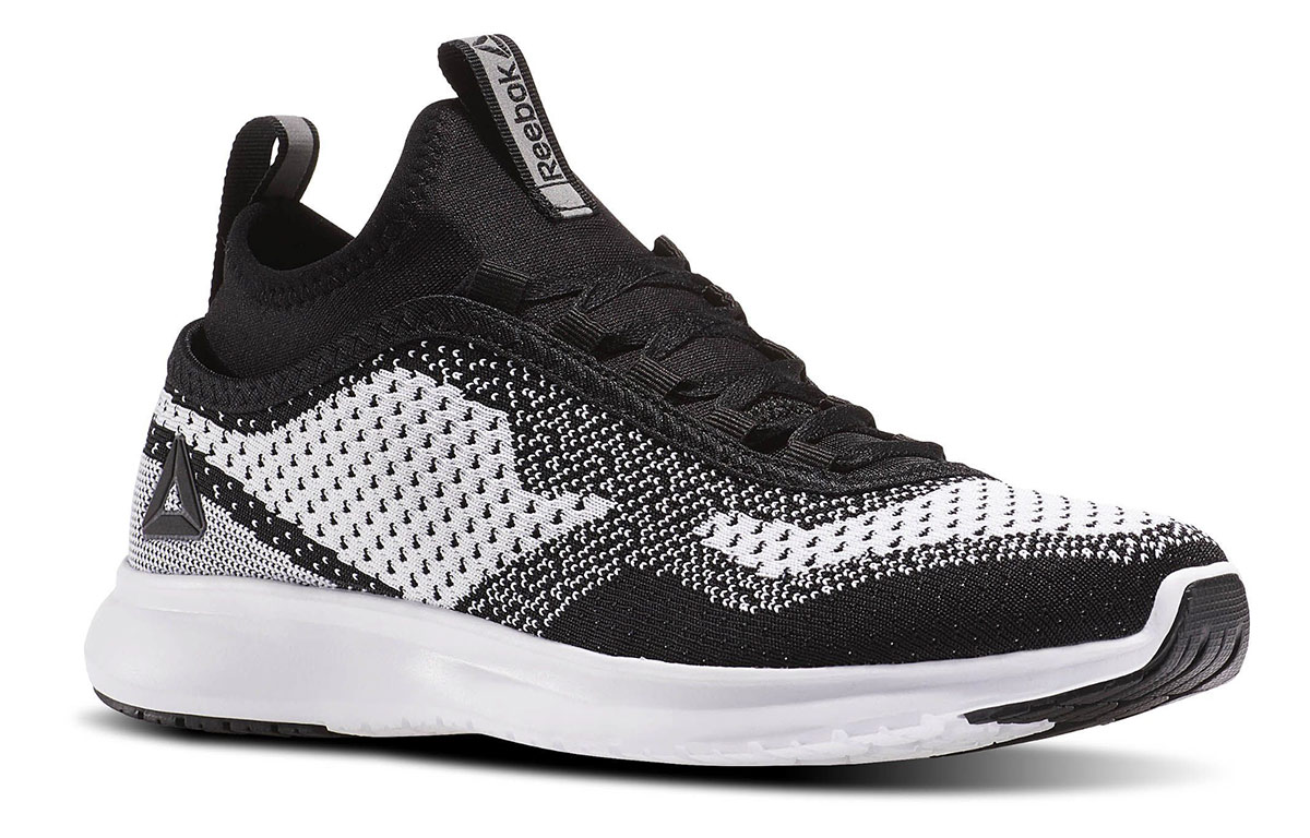 Lookbook (W) 리복 플러스 울트라니트 블랙/화이트 (Reebok Peulleoseu Ullateuniteu Beullaek/Hwaiteu) BS5458