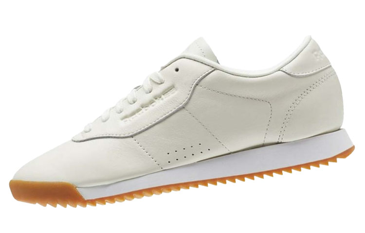 Lookbook (W) Reebok Princess ''Comfort Off-White'' Scarpe. CN0709