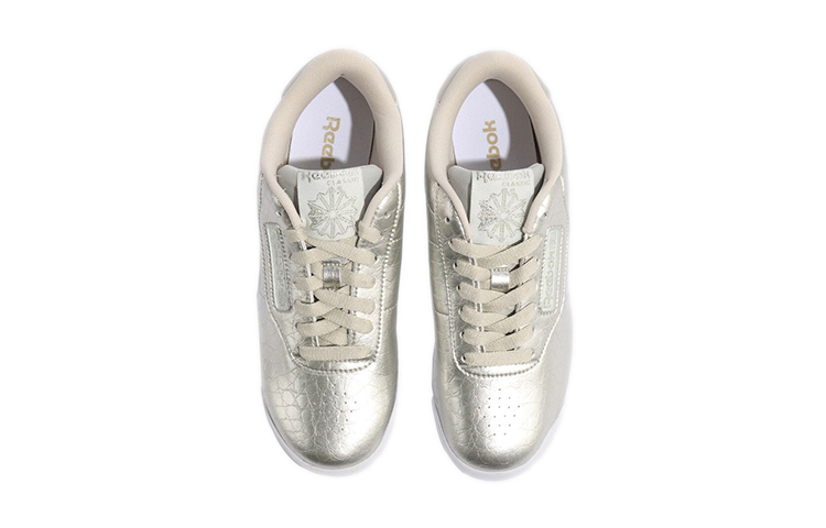 Shop (W) Reebok Princess ''Argent à Pois'' GW8360