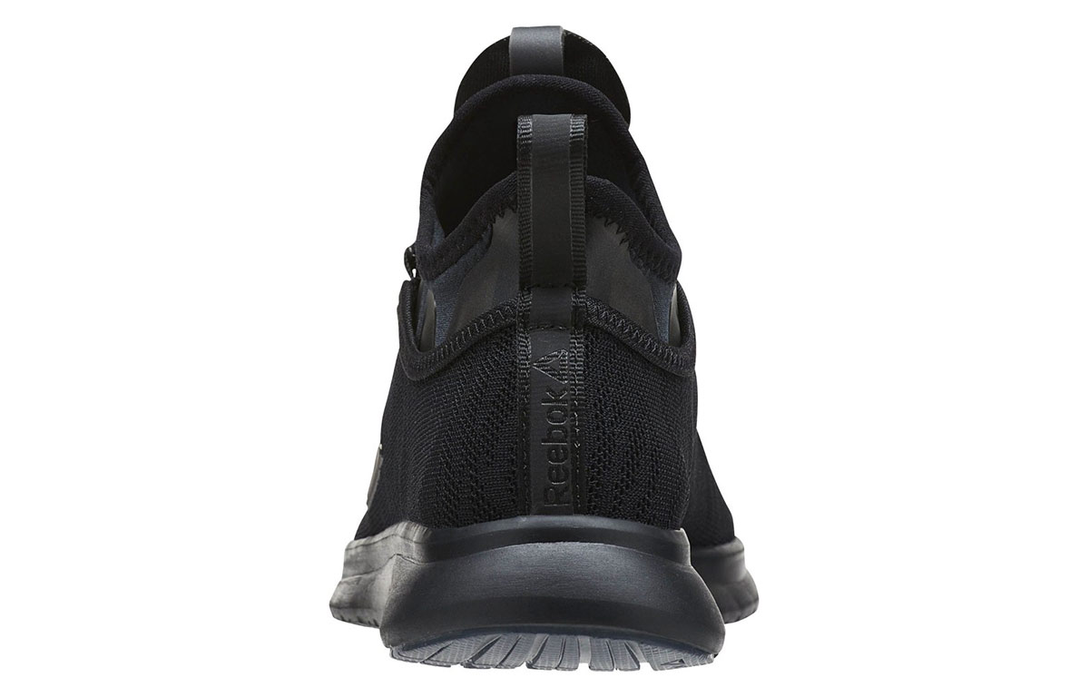 Shop (W) Reebok Pump Plus Flame Zwart BD4939