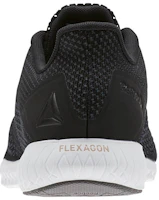 Shop Reebok Realflex Train 5.0 舒適輕便訓練鞋 男女款 黑色