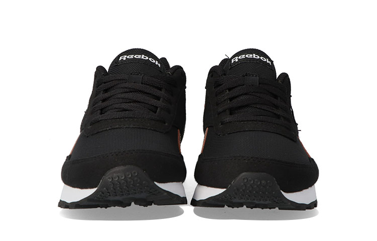 Lookbook (W) Reebok Rewind Run ''Casual Schwarz Low'' Sneakers FY9724