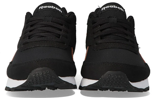 (W) Reebok Rewind Run ''Casual Schwarz Low'' Sneakers FY9724 Lookbook (W) Reebok Rewind Run ''Casual Schwarz Low'' Sneakers FY9724