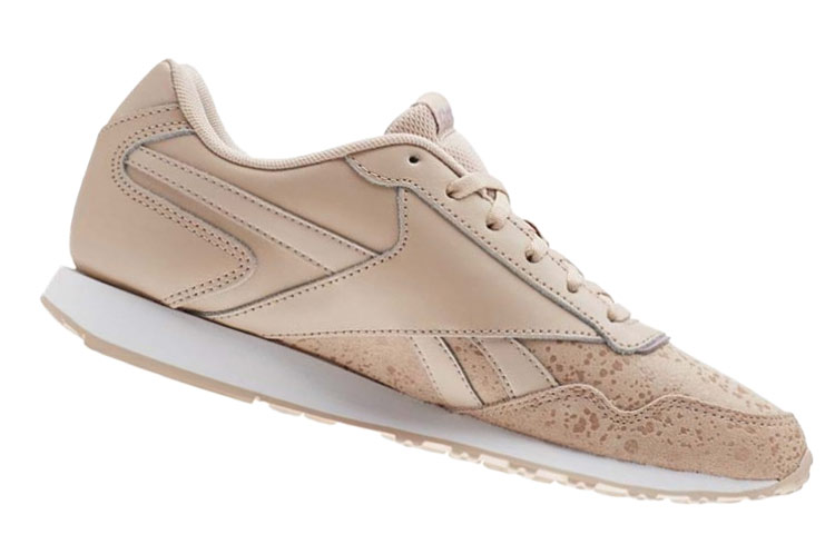 Shop Reebok Royal 防滑耐磨跑步鞋 女款 米色