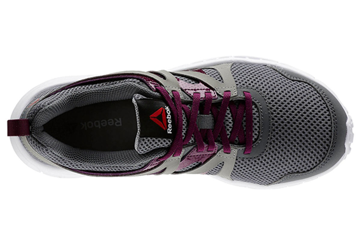 Lookbook (W) 锐步 Run Supreme 2.0 '灰色红色' 运动鞋 V68878