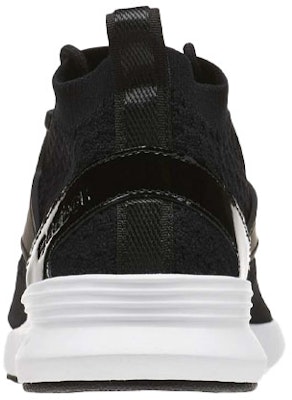 (W) Reebok Runner 'Selesa Serbaguna Hitam' BD4778 Lookbook (W) Reebok Runner 'Selesa Serbaguna Hitam' BD4778